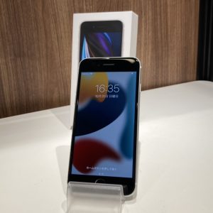 ほぼ新品のiPhone SE2（アイフォーンSE2）、高く買い取ります。（モバトル渋谷モディ店）