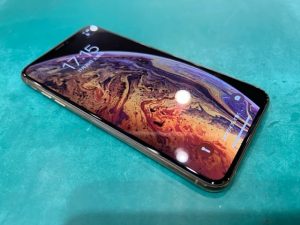 iPhone XS MAX ゴールドの買取りを致しました　【モバトルペリエ千葉店】