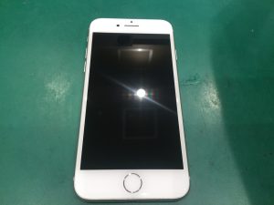 中古スマホ買取！Apple iPhone 8の無料査定を行いました！【モバトル熊本ゆめタウン光の森店】