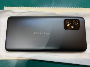 Zenfone8(ZS590KS)、ASUS(エイスース)のウルトラハイスペックスマホを買取したモバトル新宿PePe店です♪