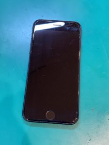 iPhone7(マットブラック)をCランク品、販売中。モバトル新宿PePe店は旧機種も買取しています。