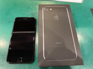 iPhone7 128GB(アイフォン) ジェットブラックの買取りを致しました　【モバトルペリエ千葉店】