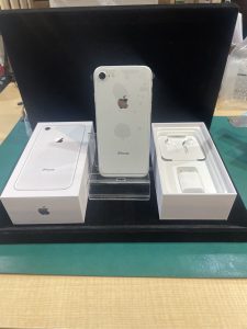 iPhone8（アイフォン）の64GBを5000円で買い取らせていただきました！中古端末の買取はモバトルココリア多摩センター店をご利用ください！