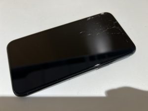 ジャンク品でもOK！画面割れ有りiPhone11Pro(アイフォン)の買取ました！買取ならモバトル水戸オーパ店へ！！