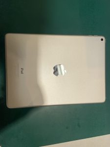 iPad Air2（アイパッドエアー２） Wi-Fiモデルの64GBを9000円で買取しました！中古端末売るならモバトル多摩センター店をご利用ください！