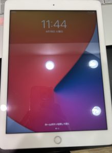 iPad5 32GB  シルバー Docomo 〇 中古正常品 iPad高価買取【モバトル テラスモール湘南店】