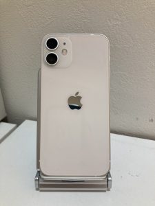 iPhone12(アイフォン)を高価買取りなら、モバトル新宿PePe店へ！