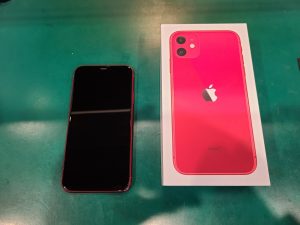 iPhone11(アイフォン) プロダクトレッドの買取りを致しました　【モバトルペリエ千葉店】