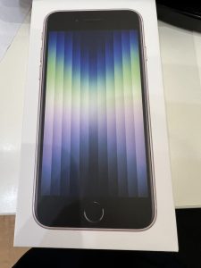 新品未使用のiPhoneSE3(アイフォン)の査定をしました！高額買取ならモバトル水戸オーパ店へ！