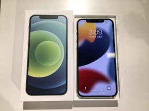 iPhone12(アイフォーン)の高価買取は、池袋駅東口から徒歩2分、池袋P'パルコ3Fの「モバトル　池袋P'パルコ本店（iPhone修理工房内）」へ！