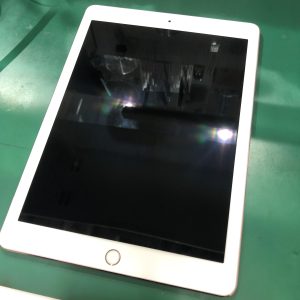 iPad Pro9.7（A1674）のジャンク買取をさせていただきました！タブレットの高価買取は、査定無料の「モバトル　池袋P'パルコ本店」へ♪【池袋P'パルコ本店】