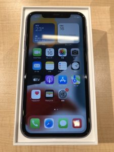 iPhone 11（アイフォン）の高価買取は、池袋駅東口から徒歩2分、池袋P'パルコ3Fの「モバトル　池袋P'パルコ本店（iPhone修理工房内）」へ！