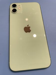 iPhone11 256GB Softbank ネットワーク利用制限〇を買取いたしました！【福岡天神地下街店】