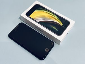 景品で当たった新品未使用iPhoneSE2(アイフォン)の買取をしました！買取ならモバトル水戸オーパ店へ！！