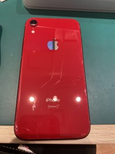 ガラス割れ・液晶破損してるジャンク品のiPhoneXRを買取しました！故障品も高価買取！【モバトル天神地下街店】