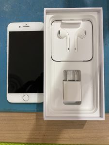 付属品が揃っているiPhone8（アイフォン）買取を行いました!【モバトル仙台PARCO2店】