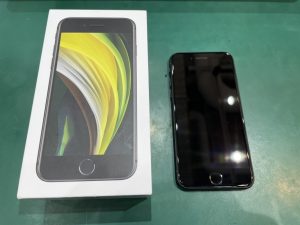 iPhoneSE2(アイフォンSE第2世代)の買取をさせていただきました♪【モバトル池袋P’パルコ店】