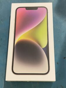 殆どご使用になられていないiPhone14(アイフォンフォーティーン)の買取査定を行いました!【モバトル仙台PARCO2店】