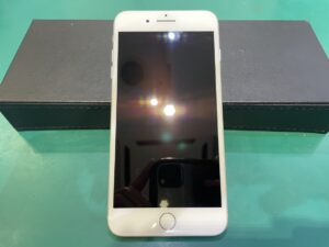 画面焼けが起こっているiPhone7Plus（アイフォン）も！高価買取は、新宿駅南口すぐ、新宿ミロード5Fの「モバトル　新宿店」へ！