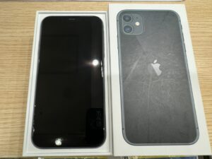 使用感多めのiPhone11(アイフォン)の買取も【モバトル新宿PePe店】でサクッと査定☆