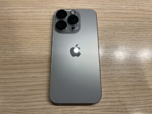 新作iPhone15Pro、使用済み、箱無しでも【モバトル新宿PePe店】で高価買取♪