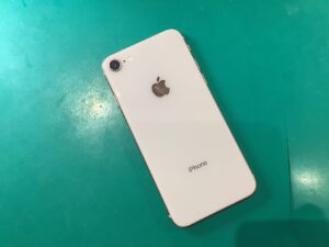 iPhone8を査定しました。【モバトルラザウォーク甲斐双葉店】