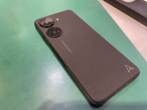 ZenFone10の買取査定いくらになる？【モバトル新宿店】で最短15分から♪