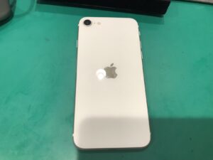 iPhoneSE2（アイフォン）Bランクを買取いたしました！【モバトル横浜戸塚モディ店】