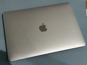 中古のMacbook Pro13インチ（マックブック）の買取をしました！買取ならモバトル水戸オーパ店へ！特にiPhoneシリーズはiPhone16（アイフォン）発売前に高く売りましょう！
