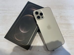 アイフォントゥエルブプロマックス　中古品