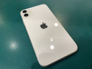 iPhone 11(アイフォン)を買取いたしました！長年使ってましたが状態はかなり綺麗です！【モバトルペリエ千葉店】
