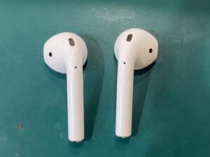 AirPods 2(エアポッズ)を買い取りました！よく使われているワイヤレスイヤホンです！【モバトルペリエ千葉店】