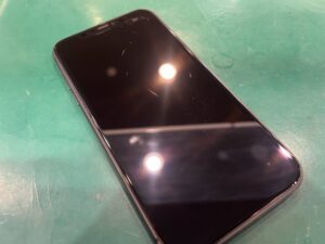 iPhone 11 ブラック 128GB Cランクを8,000円で買取いたしました【モバトルペリエ千葉店】