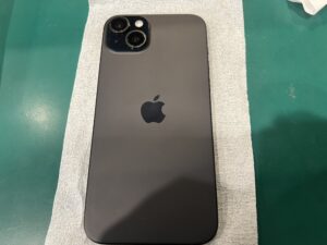 iPhone15を買い取りました！クールでかっこいいブラックです！【モバトルペリエ千葉店】