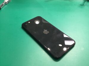 本日はiPhoneSE2を買取査定いたしました！