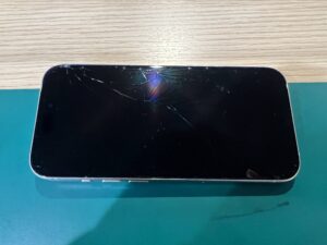 iPhone 15Pro（アイフォーン15プロ）画面割れ中古買取 30000円で高価買取！【モバトルペリエ千葉店】