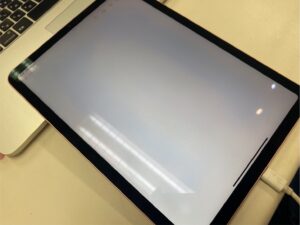 iPadAir4をお持ち込みいただきました。【モバトル西八王子店】