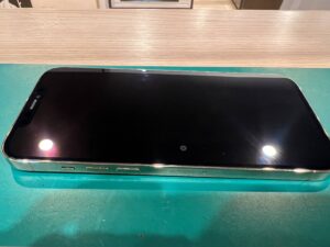 iPhone 12 Pro Max 中古買取ゴールド128GBを37000円で高価買取【モバトルペリエ千葉店】