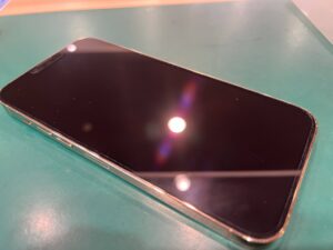 iPhone 13ProMax（アイフォン）中古買取 36000円で高価買取！【モバトルペリエ千葉店】