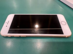 iPhone 8 中古買取（アイフォン8）4000円で高価買取！【モバトルペリエ千葉店】