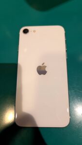 iPhone SE2 64GBの中古端末を買取いたしました!