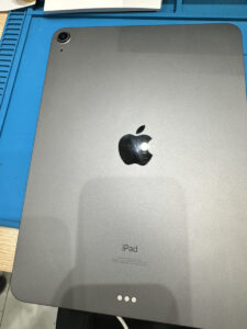 本日はiPadair4（アイパッド エーア4）を買取いたしました。