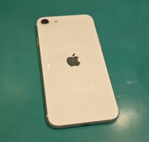 iPhone SE2 124GBの中古端末を買取いたしました!!