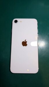 iPhone SE 第二世代 64GBの中古端末を買取いたしました！