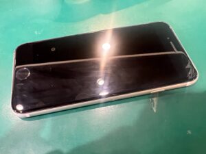 iPhone SE 2（アイフォーン エスイー2）中古買取 10,000円で高価買取！【モバトルペリエ千葉店】