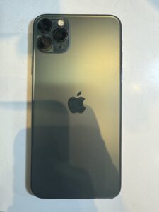 iPhone11ProMax 128GB 買取査定を行いました！【モバトル荻窪タウンセブン店】