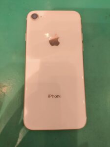 【モバトル工房新百合丘オーパ店】iPhone 8 64GBの買取対応！
