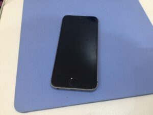 iPhoneSEの買取査定を致しました。【モバトルイーアス高尾店】