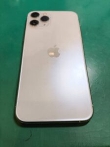 iPhone 11 256GBの中古端末を買取査定させていただきました。