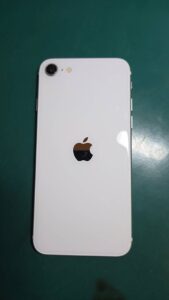 iPhone SE2 64GBの中古端末を買取させて頂きました！